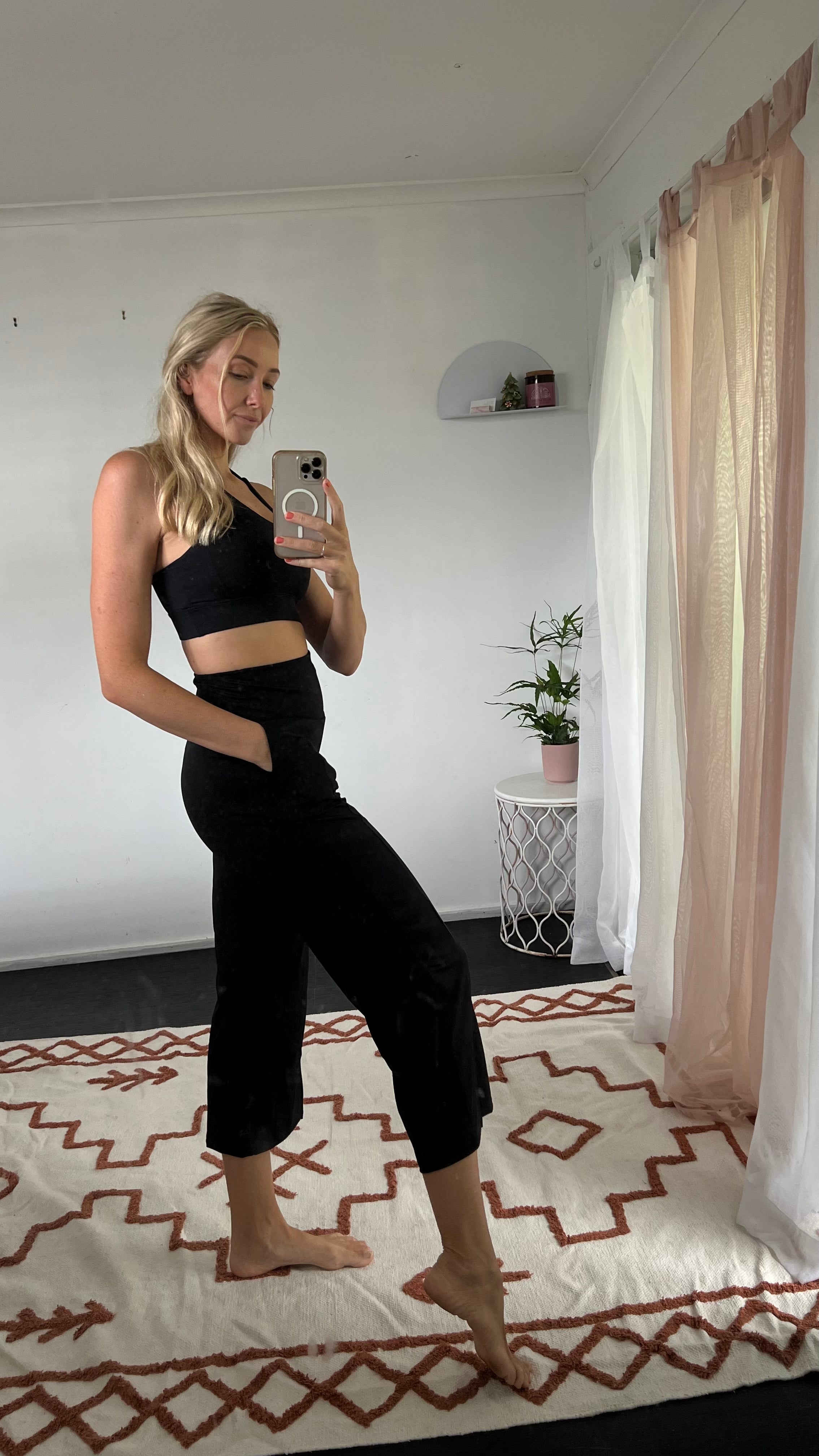 Black Active Set — Wide-Leg Pants + Strappy Sports Bra